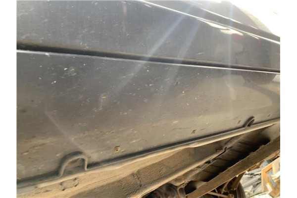 Recambio de spoiler talonera lat. izquierda para kia sportage (km) 2.0 crdi referencia OEM IAM 877511F000  