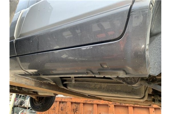 Recambio de spoiler talonera lat. izquierda para kia sportage (km) 2.0 crdi referencia OEM IAM 877511F000  