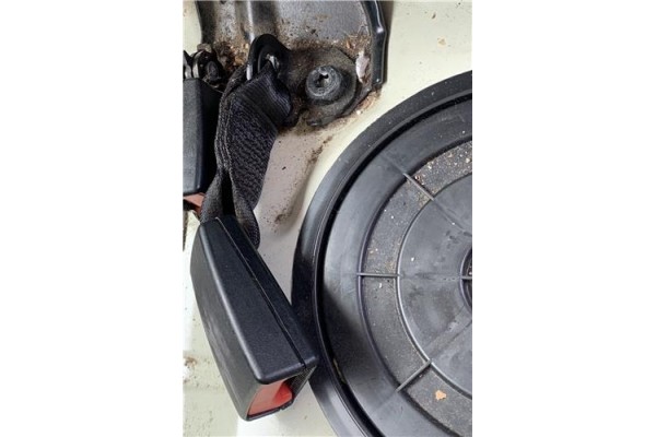 Recambio de anclaje cinturon trasero derecho para fiat punto / grande punto (199) 1.4 referencia OEM IAM 735411133  