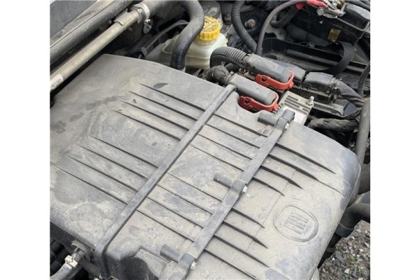 Recambio de caja fusibles/rele para fiat punto / grande punto (199) 1.4 referencia OEM IAM 51869094  
