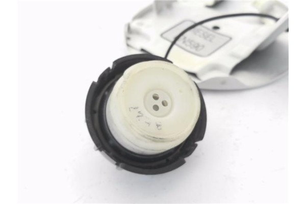 Recambio de tapa exterior combustible para mitsubishi lancer berlina/ familiar (cs0a/w) vii 2.0 di-d referencia OEM IAM 5940A088