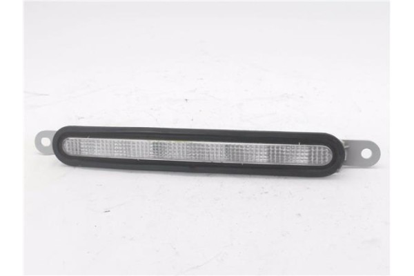 Recambio de luz central de freno para mitsubishi lancer berlina/ familiar (cs0a/w) vii 2.0 di-d referencia OEM IAM 8334A065  