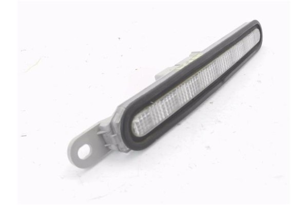 Recambio de luz central de freno para mitsubishi lancer berlina/ familiar (cs0a/w) vii 2.0 di-d referencia OEM IAM 8334A065  