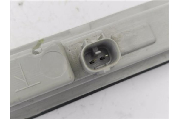 Recambio de luz central de freno para mitsubishi lancer berlina/ familiar (cs0a/w) vii 2.0 di-d referencia OEM IAM 8334A065  