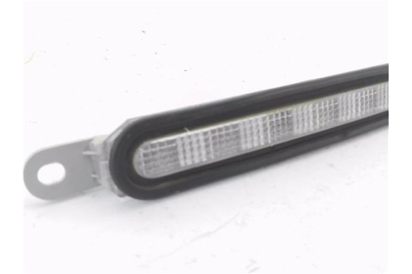 Recambio de luz central de freno para mitsubishi lancer berlina/ familiar (cs0a/w) vii 2.0 di-d referencia OEM IAM 8334A065  