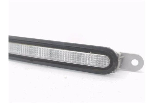 Recambio de luz central de freno para mitsubishi lancer berlina/ familiar (cs0a/w) vii 2.0 di-d referencia OEM IAM 8334A065  