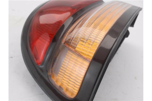 Recambio de piloto trasero izquierdo para nissan maxima qx (a32) 2.0 referencia OEM IAM 265553L125 265553L126 