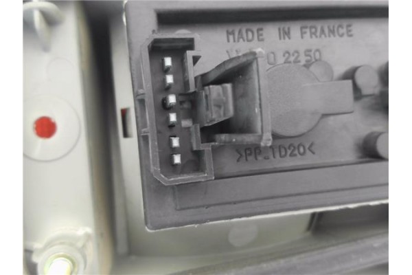 Recambio de piloto trasero izquierdo para peugeot expert (224) 2.0 hdi referencia OEM IAM 6350E6  