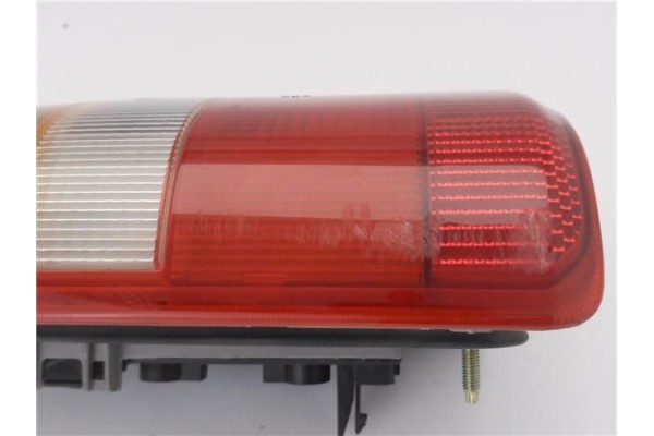 Recambio de piloto trasero izquierdo para peugeot expert (224) 2.0 hdi referencia OEM IAM 6350E6  