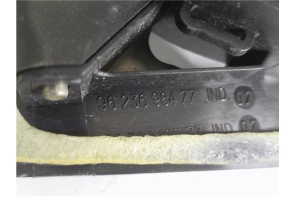 Recambio de manilla int. puerta delantero izquierda para peugeot 206 cc cabrio-coupé 1.6 cc referencia OEM IAM 9623698477  