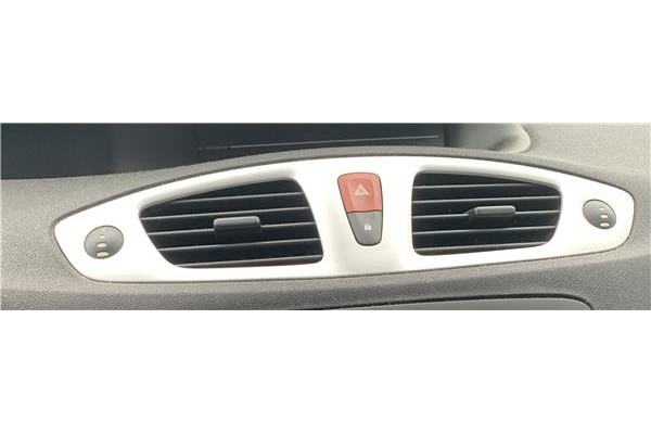 Recambio de rejilla entrada de aire para renault grand scénic iii (jz0/1_) 1.5 dci referencia OEM IAM 682600036R 682605284R 