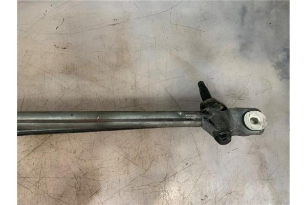 Recambio de motor limpiaparabrisas delantero para peugeot 308 1.6 confort referencia OEM IAM 0390241869  