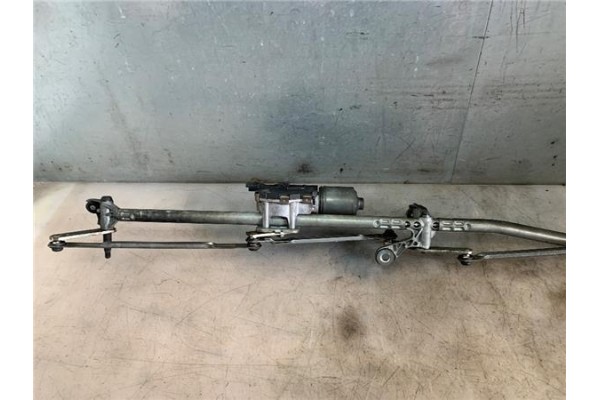 Recambio de motor limpiaparabrisas delantero para peugeot 308 1.6 confort referencia OEM IAM 0390241869  