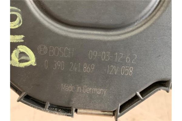 Recambio de motor limpiaparabrisas delantero para peugeot 308 1.6 confort referencia OEM IAM 0390241869  
