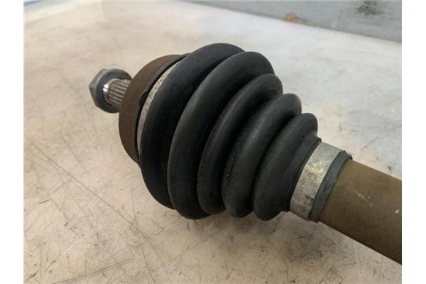 Recambio de palier delantero derecho para peugeot 308 1.6 confort referencia OEM IAM 3273QK  