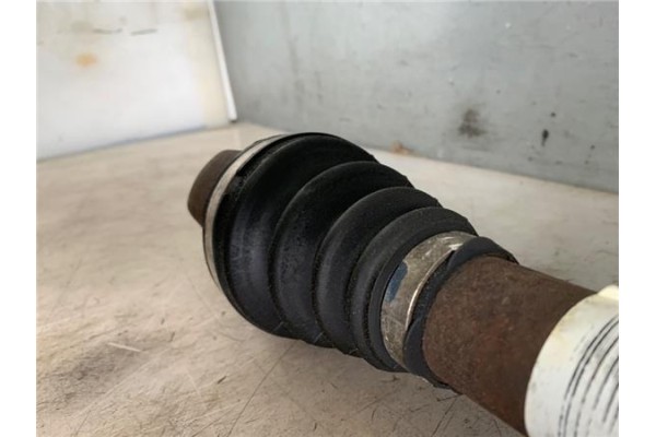 Recambio de palier delantero izquierdo para peugeot 308 1.6 confort referencia OEM IAM 3272PZ  