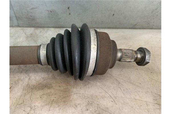 Recambio de palier delantero izquierdo para peugeot 308 1.6 confort referencia OEM IAM 3272PZ  