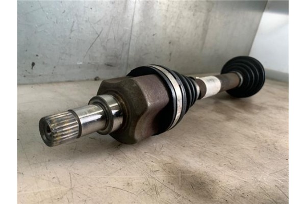 Recambio de palier delantero izquierdo para peugeot 308 1.6 confort referencia OEM IAM 3272PZ  