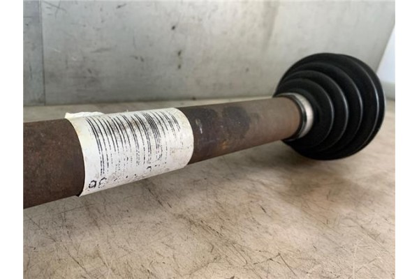 Recambio de palier delantero izquierdo para peugeot 308 1.6 confort referencia OEM IAM 3272PZ  