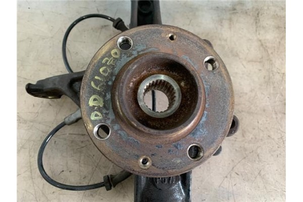 Recambio de mangueta delantero derecha para peugeot 308 1.6 confort referencia OEM IAM 364796  