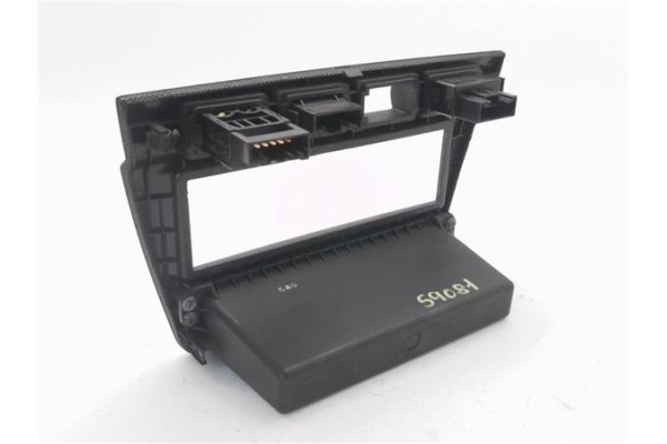 Recambio de embellecedor consola central para kia picanto (sa) 1.1 active referencia OEM IAM SA84602A  