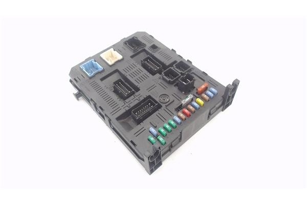 Recambio de caja fusibles/rele para citroen c4 coupe 1.6 vtr plus referencia OEM IAM 216761594H  