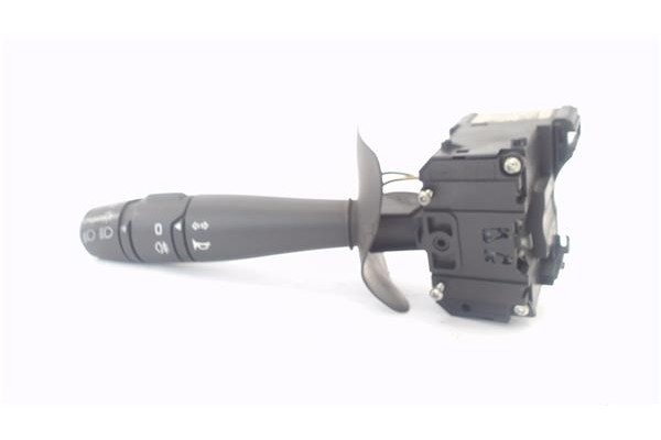 Recambio de mando intermitencia para dacia sandero i 1.2 16v referencia OEM IAM 901057666  