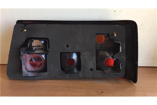 Recambio de piloto trasero izquierdo para ford orion 1.3 gl referencia OEM IAM   