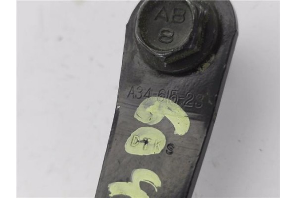 Recambio de anclaje cinturon delantero derecho para suzuki vitara (se/sf/et) 1.9 td largo lujo referencia OEM IAM A3461523  