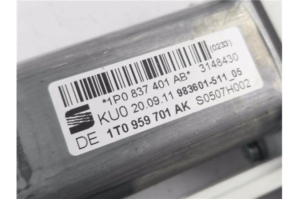 Recambio de motor elevalunas delantero izquierdo para seat leon (1p1) 1.6 tdi referencia OEM IAM 1T0959701AK 983601511 