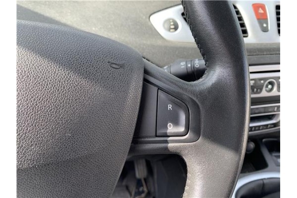Recambio de volante para renault grand scénic iii (jz0/1_) 1.5 dci referencia OEM IAM 484306712R  