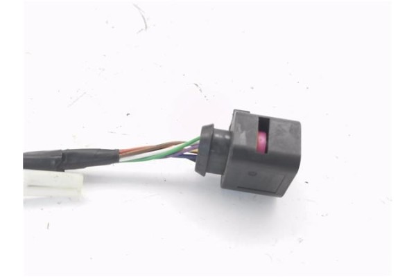 Recambio de retrovisor electrico derecho para seat ibiza (kj1) 1.0 fr referencia OEM IAM E9026684  