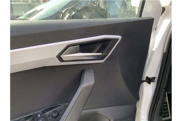 Recambio de manilla int. puerta delantero izquierda para seat ibiza (kj1) 1.0 fr referencia OEM IAM 6F0837113  