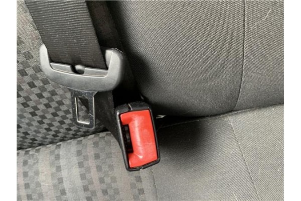 Recambio de anclaje cinturon trasero derecho para volkswagen polo v (6c1) 1.4 advance bmt referencia OEM IAM 6R0857807D  