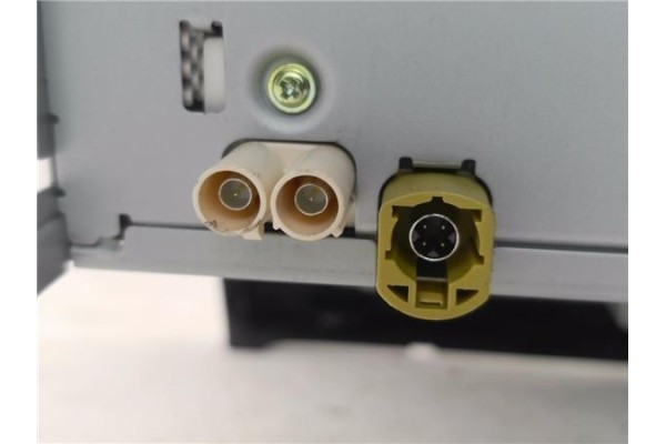 Recambio de autoradio para volkswagen polo v (6c1) 1.4 advance bmt referencia OEM IAM 6C0035869D  