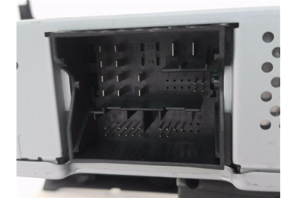 Recambio de autoradio para volkswagen polo v (6c1) 1.4 advance bmt referencia OEM IAM 6C0035869D  