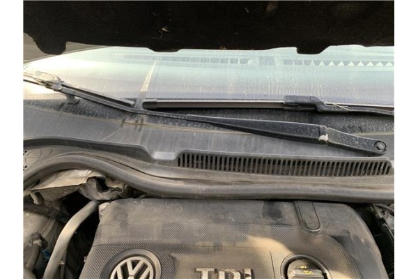 Recambio de brazo limpiaparabrisas delantero derecho para volkswagen polo v (6c1) 1.4 advance bmt referencia OEM IAM 6R1955410A 