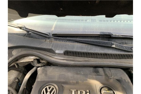 Recambio de brazo limpiaparabrisas delantero derecho para volkswagen polo v (6c1) 1.4 advance bmt referencia OEM IAM 6R1955410A 