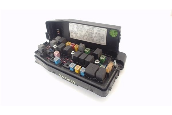 Recambio de caja fusibles/rele para opel antara 2.2 selective referencia OEM IAM 95471067 95037412 