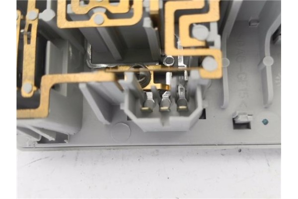 Recambio de luz delantero central techo para volkswagen polo v (6c1) 1.4 advance bmt referencia OEM IAM 3B0947105C  