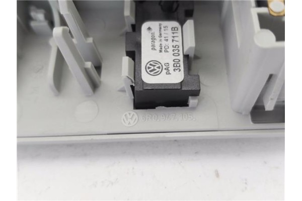 Recambio de luz delantero central techo para volkswagen polo v (6c1) 1.4 advance bmt referencia OEM IAM 3B0947105C  