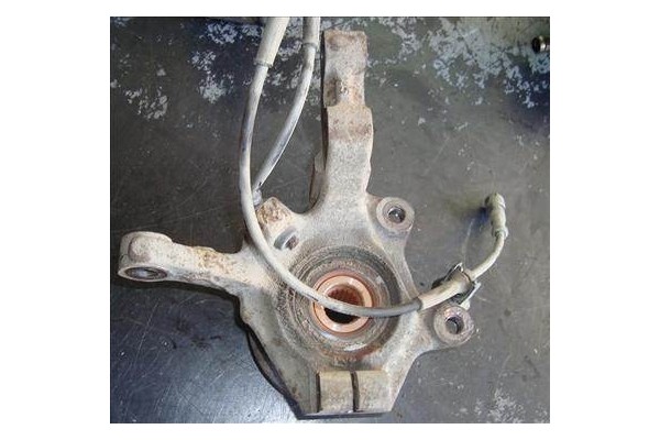 Recambio de mangueta delantero izquierda para renault megane i (ba0/1_) 1.4 16v (ba0d, ba1h, ba0w, ba10) referencia OEM IAM   