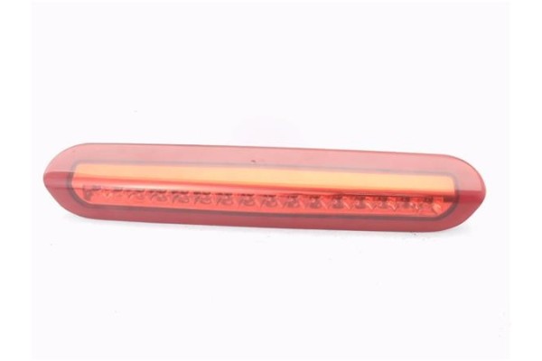 Recambio de luz central de freno para kia sportage (km) 2.0 crdi referencia OEM IAM 927011F001  