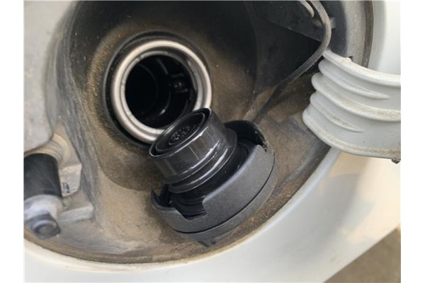 Recambio de tapon combustible para volkswagen polo v (6c1) 1.4 advance bmt referencia OEM IAM 6R0201550H  