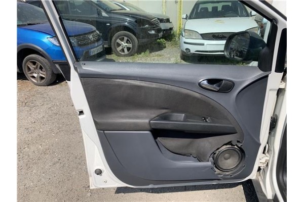 Recambio de puerta delantero izquierda para seat altea (5p1) 1.9 tdi referencia OEM IAM 5P0831055A  