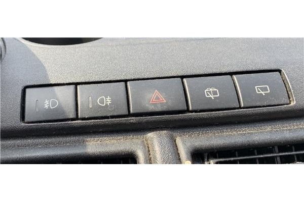 Recambio de interruptor luces emergencia para land rover freelander (ln) 2.0 hse familiar referencia OEM IAM YUE500120PUY YUE500
