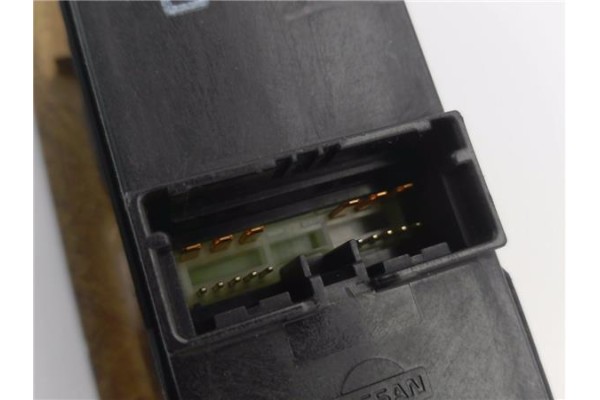 Recambio de mando elevalunas delantero izquierdo para nissan maxima qx (a32) 2.0 referencia OEM IAM 8096141U00  