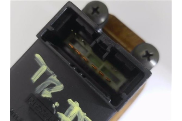 Recambio de mando elevalunas trasero izquierdo para nissan maxima qx (a32) 2.0 referencia OEM IAM 8296041U00  