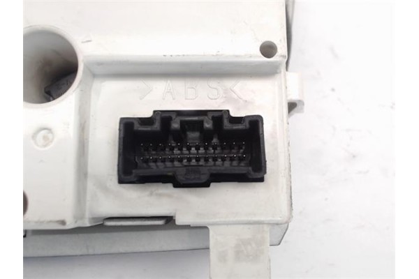Recambio de mandos climatizador para mazda 3 berlina (bk) referencia OEM IAM BP4MK15  