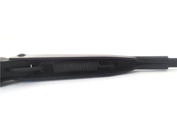 Recambio de brazo limpiaparabrisas trasero para opel combo furgón/ranchera familiar 1.7 di 16v referencia OEM IAM 09225630  
